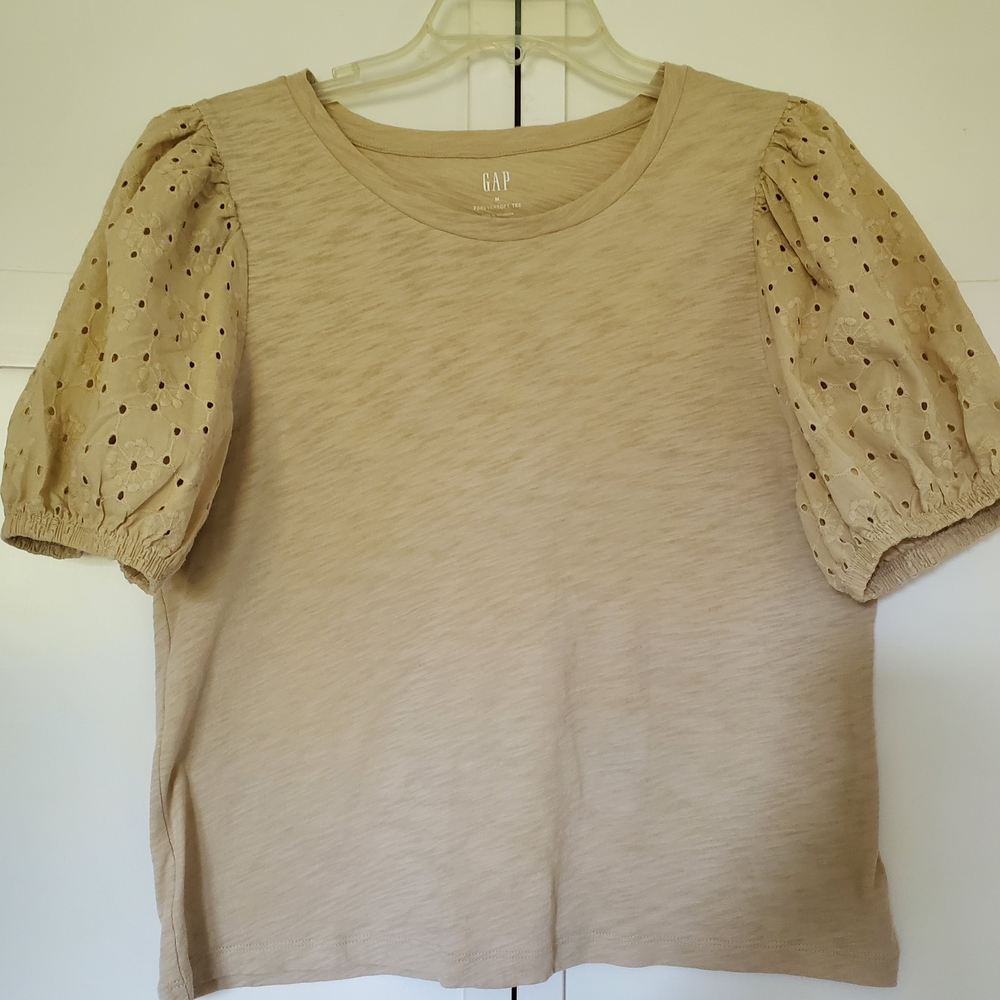 GAP Eyelet Puffy Sleeve Tee - Picture 2 of 5